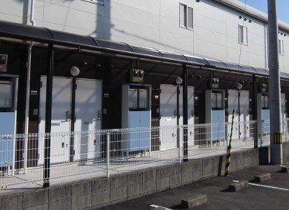 レオパレスグランド　カメリアⅢの玄関|備品や設備仕様は号室等により異なります現地をご確認下さい。