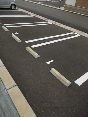 ベルクラールⅠの駐車場