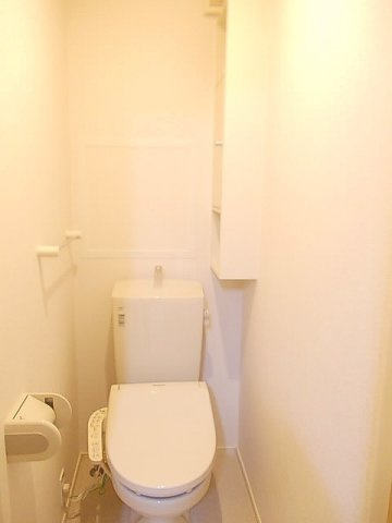 フリーデのトイレ|落ち着いた色調のトイレです