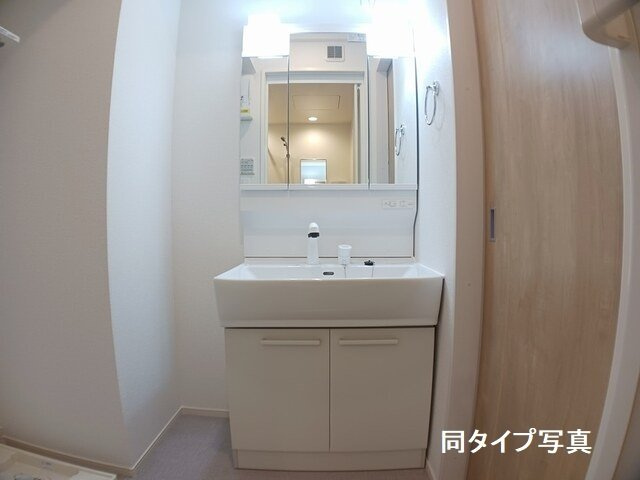 ドマーニ　土崎港の洗面所|広い洗面スペース