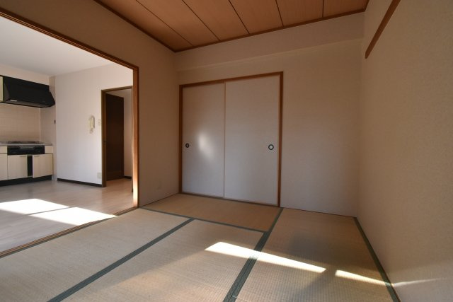 ピンリーブルⅡの和室