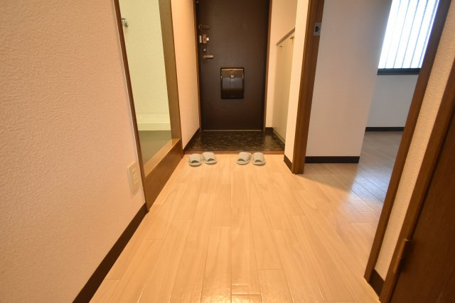 ピンリーブルⅡの玄関