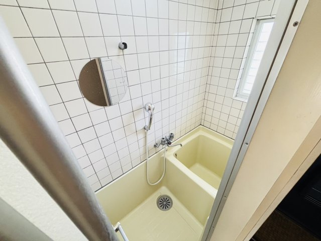 ウィング21街道Aの浴室|別号室タイプ