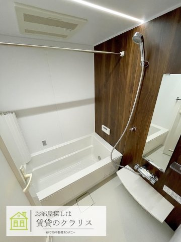 グランレブリー二条城東の浴室