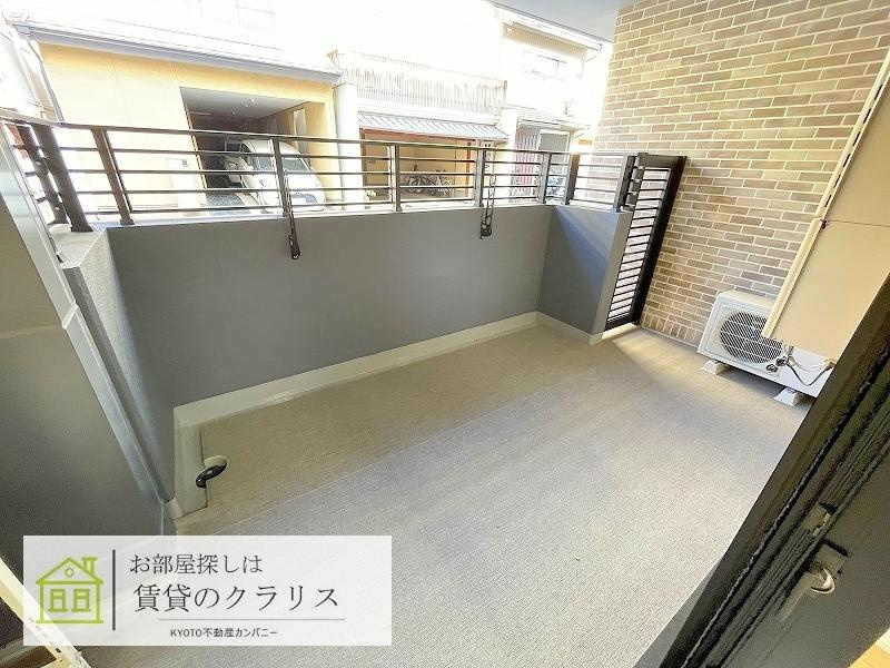 グランレブリー二条城東のバルコニー