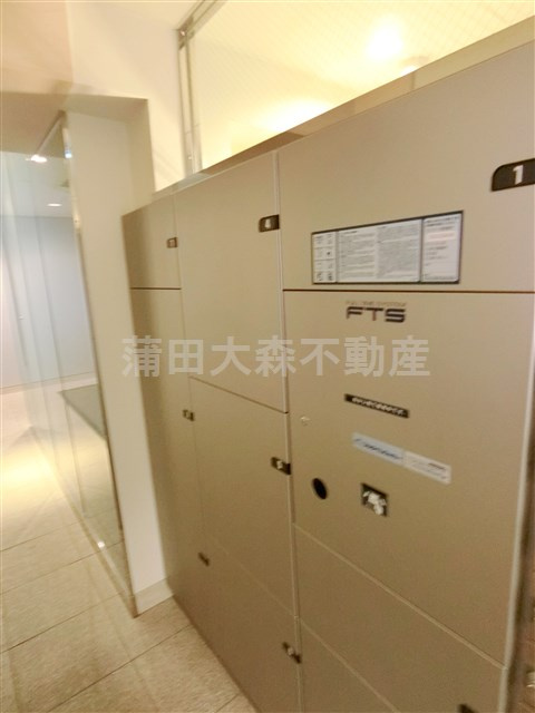 コンフォリア西蒲田のエントランス