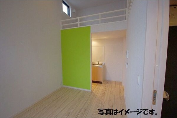 エスパシオ　ナカムラの洋室