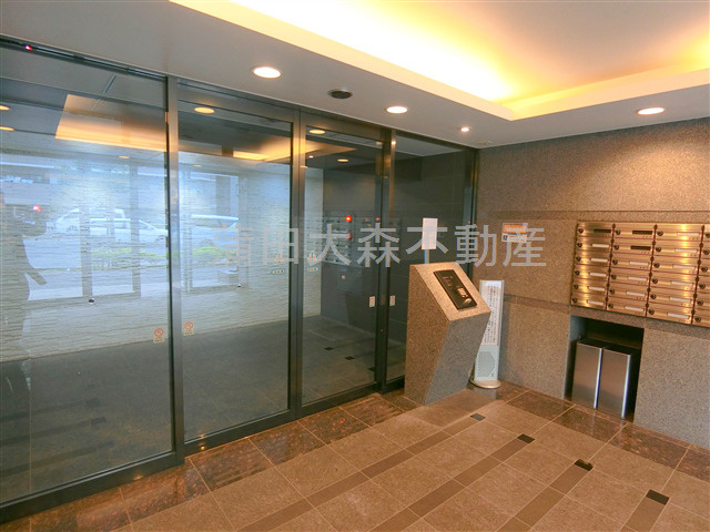 ルーブル大鳥居参番館のエントランス