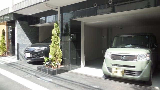 クレイシア秋葉原ラグゼスウィートの駐車場
