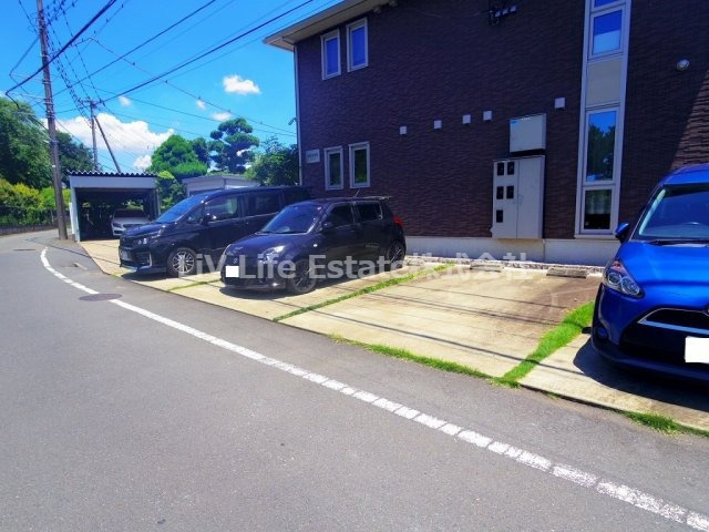 ブリックスの駐車場