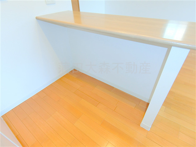プロスペクト大森海岸のキッチン|カウンター付きのキッチン！　椅子を置いて食事やパソコン作業等、、、