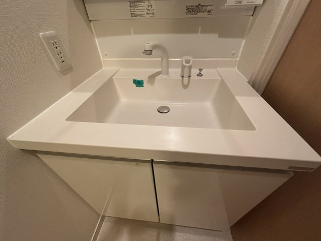 ガーデン上用賀ハウスの洗面所|コンパクトで使いやすい洗面所