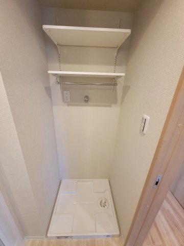 ライオンズタワー安里のランドリースペース