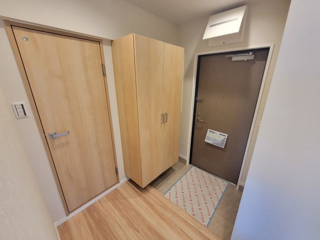 ライオンズタワー安里の玄関