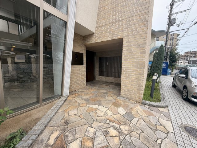 ヴェローノ茨木の玄関