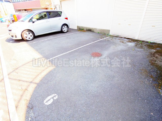 サンライズ関道の駐車場