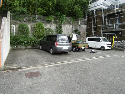 リアライズ高槻の駐車場