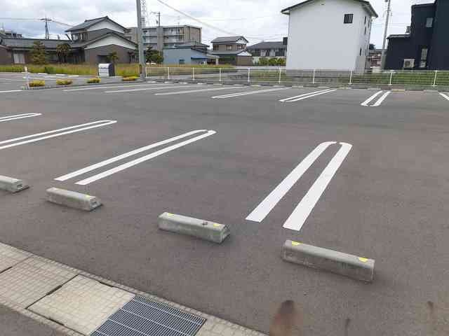 セレーノ　Ⅱの駐車場