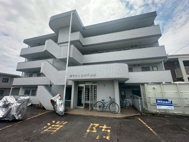 ホワイトヒルズ豊田の駐車場