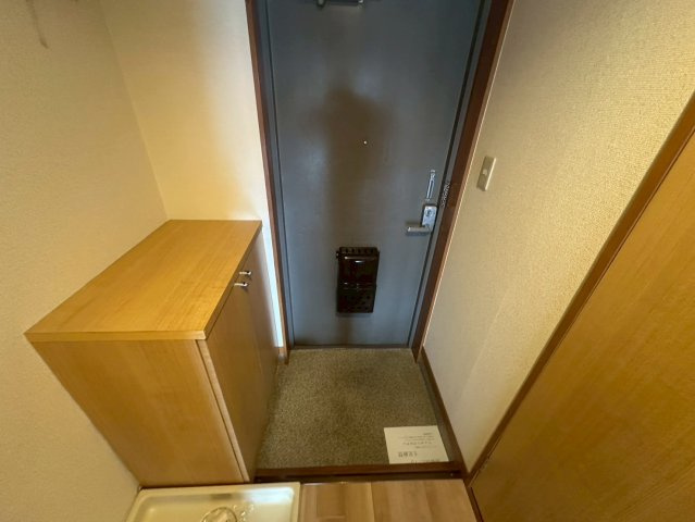 ホワイトヒルズ豊田の玄関