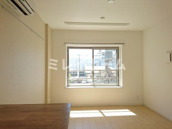EVERTOWLiberoKAMIIKEDAIの居間・リビング