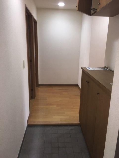 オクトス市ケ尾の玄関|現況優先。