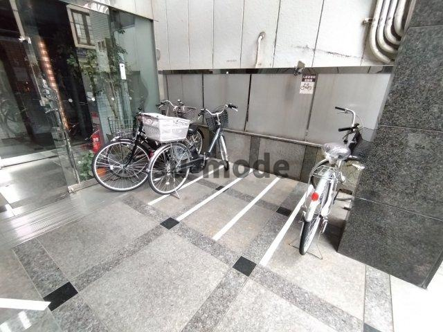 ザ・プレミアムコートの駐車場