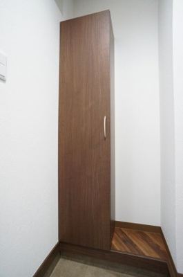 【収納】 | Ｔｈｅ　ｇｌｕｅ | 玄関には下駄箱があります。※退去前の為、過去の写真を使用しております。