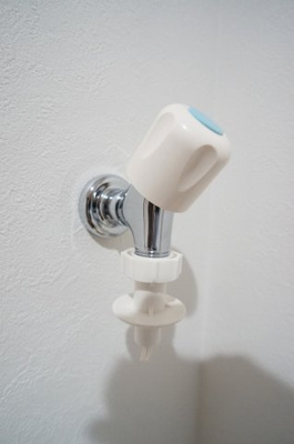 【洗面所】 | Ｔｈｅ　ｇｌｕｅ | 洗濯蛇口です。※退去前の為、過去の写真を使用しております。