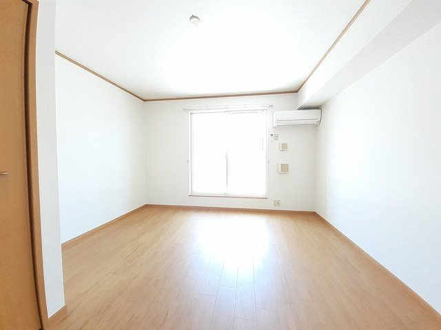 コーポ勢多Ⅱ番館の居間・リビング