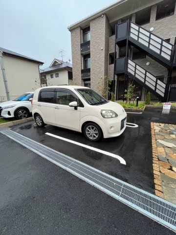 シエルフローラの駐車場