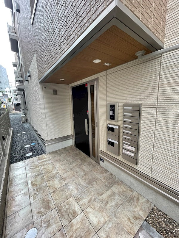 Birdhill 塚本通の外観