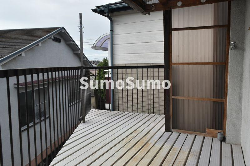 楠谷町貸家のバルコニー