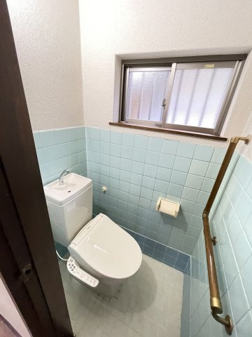 下山手通7丁目貸家Bのトイレ