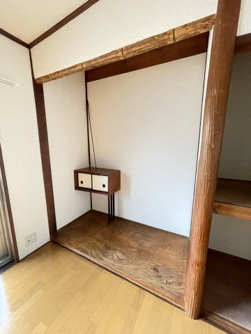 下山手通7丁目貸家Bの収納