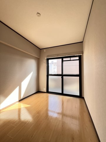 テングッド西新南の寝室