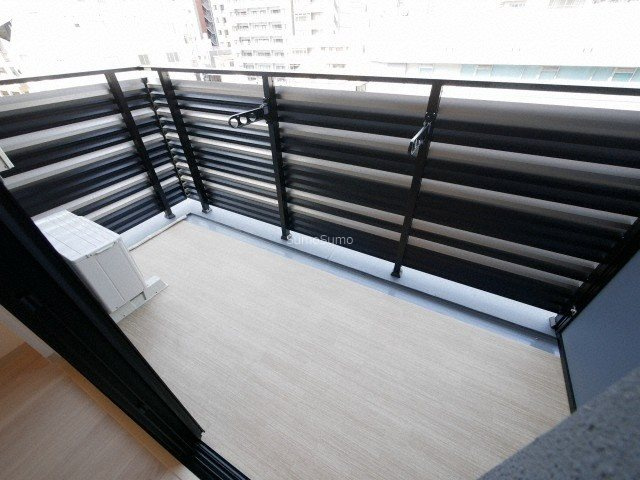 ジオエント新町のバルコニー