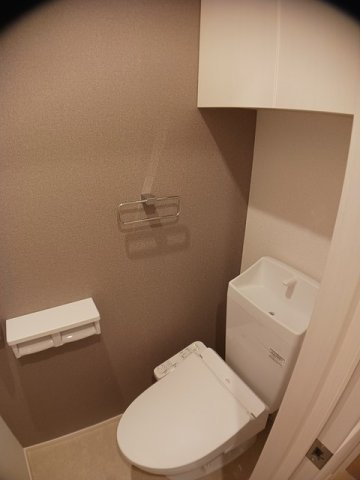 メゾン３．３のトイレ|落ち着いた色調のトイレです