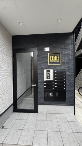 PLATINUM HILLS Rのエントランス