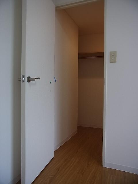 川崎市麻生区上麻生２丁目の賃貸マンションの収納