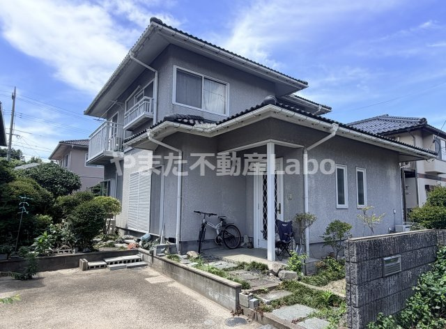 倉吉市虹ケ丘町中古住宅の外観