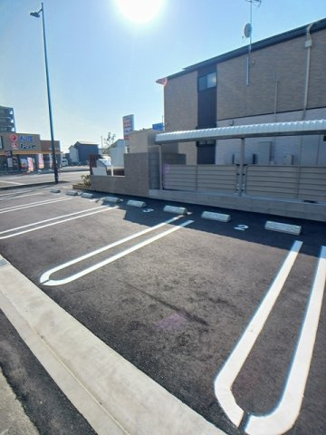メゾフォルテ松島の駐車場
