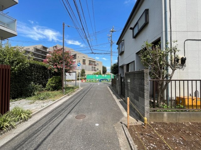 板橋区大山西町 限定1区画の前面道路含む現地写真|南東側道路に面し陽当り良好♪♪
駅徒歩9分
周辺環境がとっても充実しているので便利で暮らし心地の良いエリアです