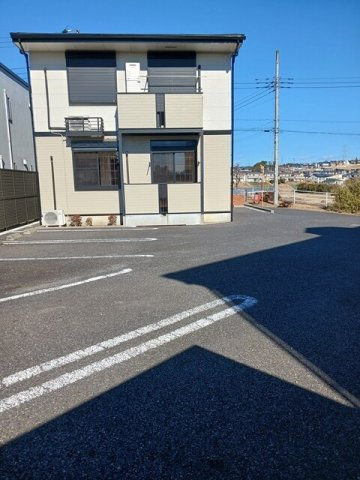 コモド・フォレスタⅡの駐車場|車をお持ちの方に嬉しい駐車場付きの物件です