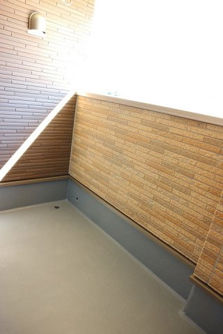 セレッソ入輪戸Ⅰのバルコニー|暖かな日差しのふりそそぐバルコニー