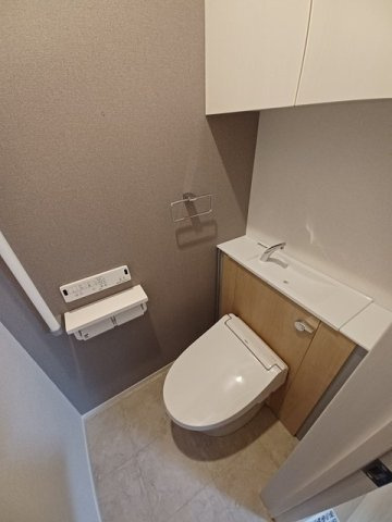 コーポレイト　フォルトゥナのトイレ|落ち着いた色調のトイレです