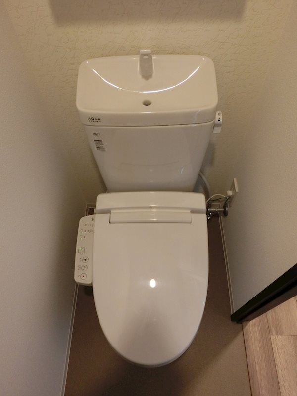 ファーニッシュド・アパートメント東神田8(東京エリア)のトイレ|シンプルで使いやすいトイレです