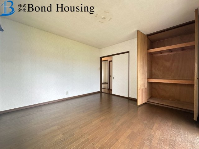 リフォーム素材の中古戸建　二見町西二見　築33年の洋室