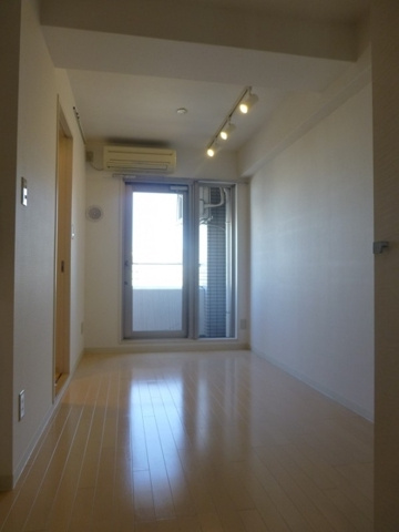 新品家具付きマンション日本橋本町7(KaGood東京)の洋室|落ち着いた色調の洋室です