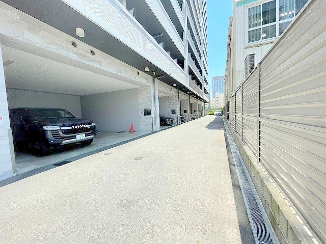 Dimus新大阪の駐車場